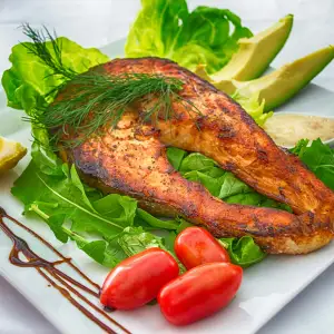 Fırında Somon ve Sebze